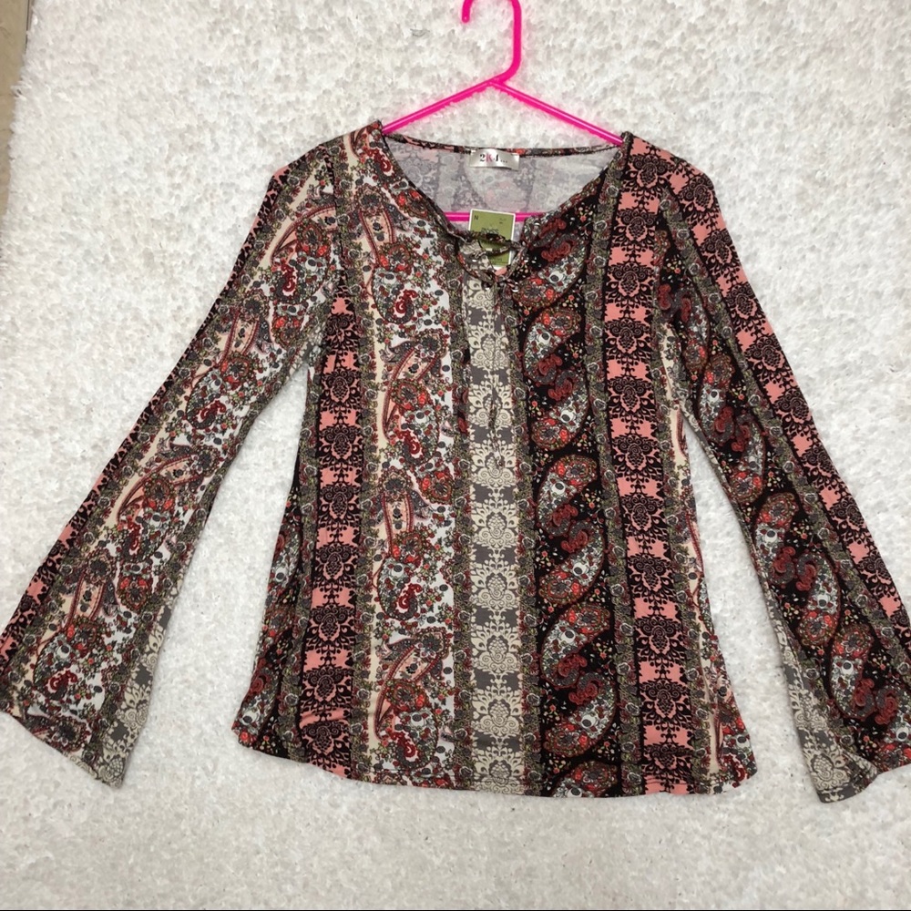 NWT size large 2k4 BoHo lace up top
